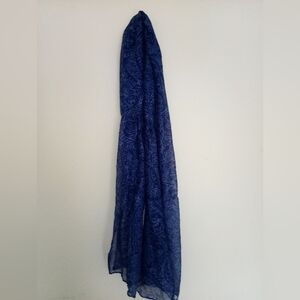 NWOT Elegant Blue Paisley Scarf/wraparound
